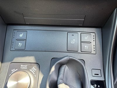 2023 Lexus IS thumbnail 97