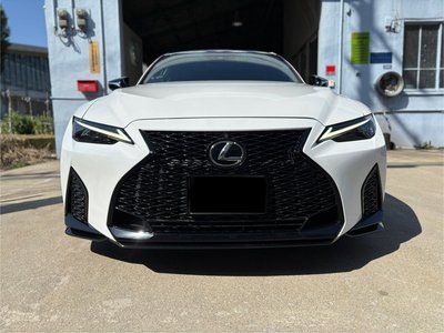 2023 Lexus IS thumbnail 21