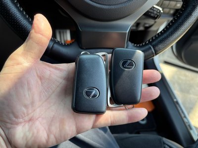 2023 Lexus IS thumbnail 102