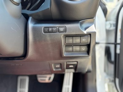 2023 Lexus IS thumbnail 95