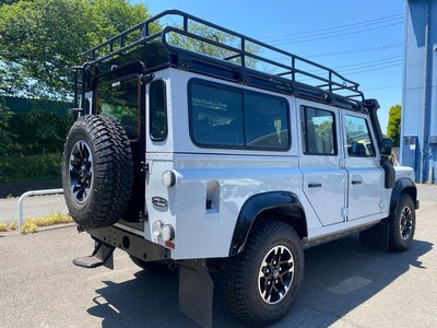 LAND ROVER DEFENDER - 4