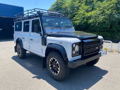 LAND ROVER DEFENDER - 2