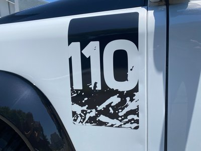 LAND ROVER DEFENDER - 10