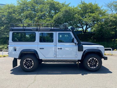LAND ROVER DEFENDER - 3