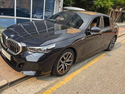 BMW 5 SERIES - 4