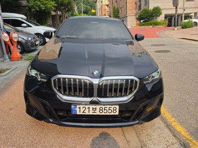 BMW 5 SERIES - 1