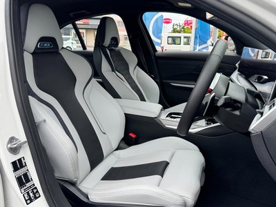 صورة مصغرة 13 لـ 2026 BMW M3 SEDAN