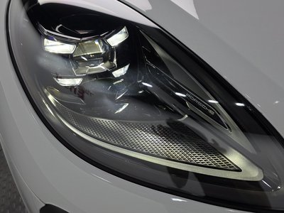PORSCHE MACAN - 9