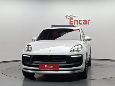PORSCHE MACAN - 3