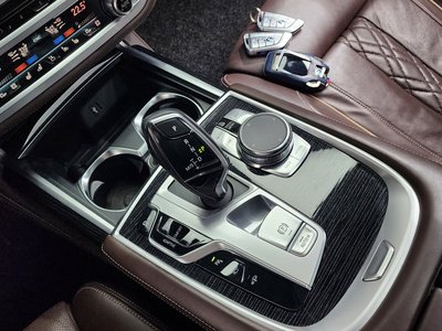 BMW 7 SERIES - 9