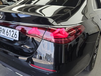 MERCEDES-BENZ E-CLASS - 10