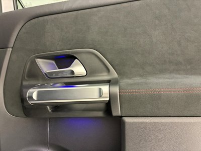 2025 Mercedes-BENZ GLB 缩略图 12