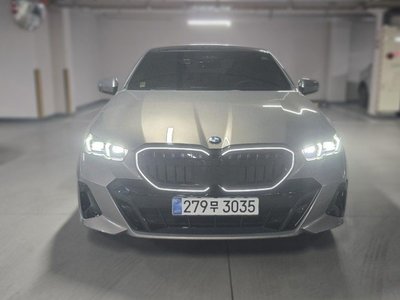 BMW 5 SERIES - 1