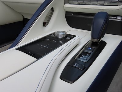 LEXUS LC CONVERTIBLE - 10