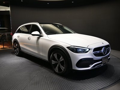 2025 MERCEDES-BENZ C-CLASS photo 3