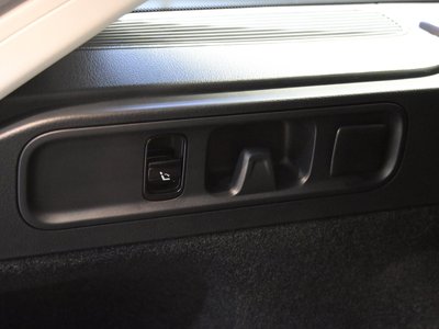 صورة مصغرة 63 لـ 2025 MERCEDES-BENZ C-CLASS
