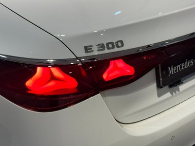 MERCEDES-BENZ E-CLASS - 9