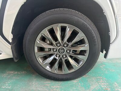 TOYOTA LAND CRUISER 300 - 10