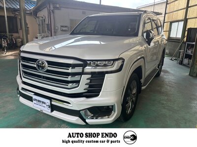 TOYOTA LAND CRUISER 300