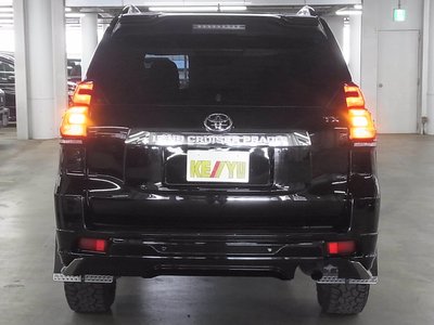 TOYOTA LAND CRUISER PRADO - 10