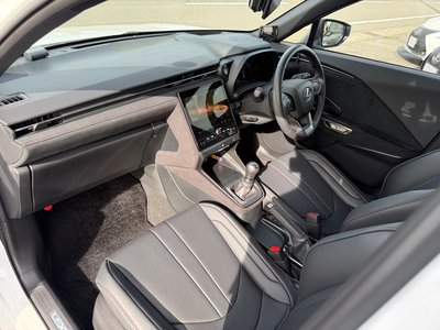 2024 Lexus LBX — миниатюра 35
