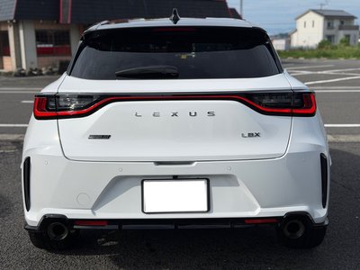 صورة 6 لـ 2024 Lexus LBX