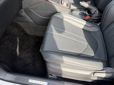 2024 Lexus LBX — миниатюра 38