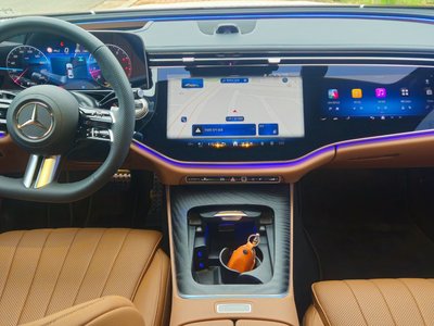 MERCEDES-BENZ E-CLASS - 8