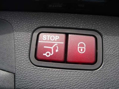 MERCEDES-BENZ E-CLASS - 10