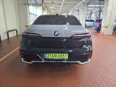BMW 7 SERIES - 2