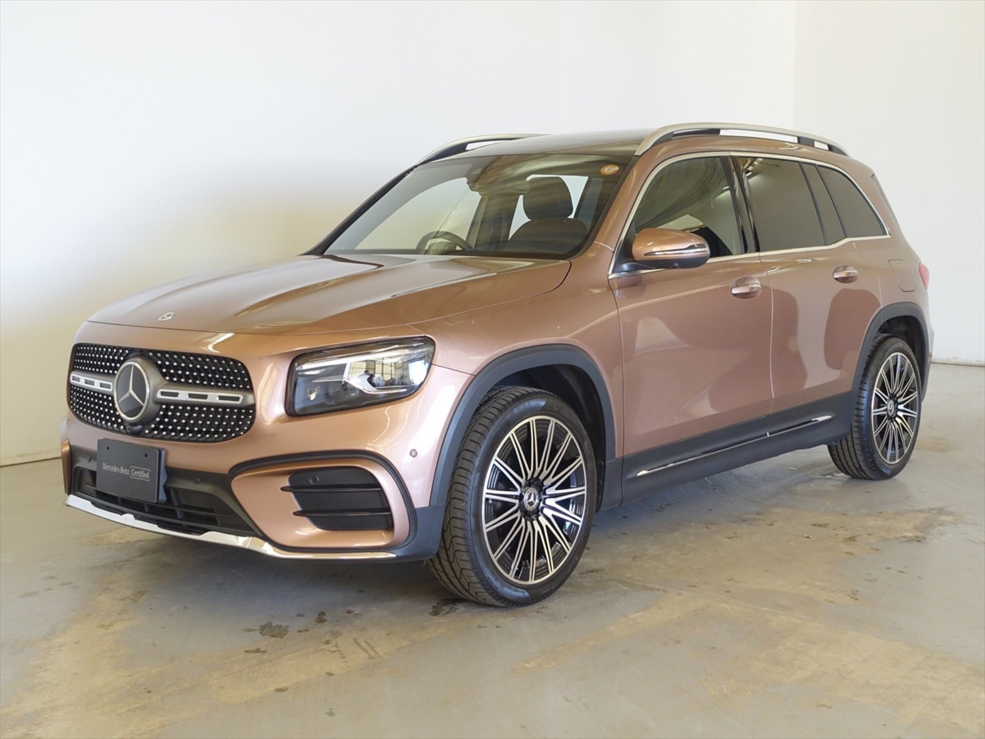 MERCEDES-BENZ GLB - View 1