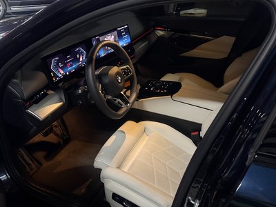 صورة 1 لـ 2024 BMW 5 SERIES