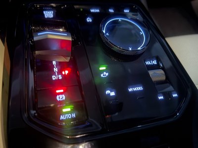 2024 BMW 5 SERIES — миниатюра 17