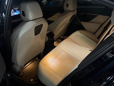 صورة 10 لـ 2024 BMW 5 SERIES