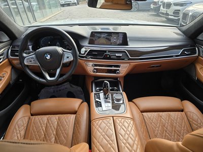 BMW 7 SERIES - 8
