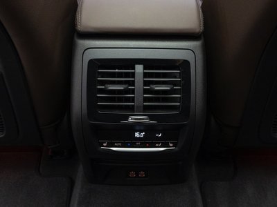 2025 BMW X4 thumbnail 19