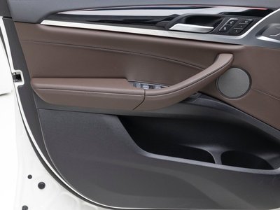 2025 BMW X4 thumbnail 15