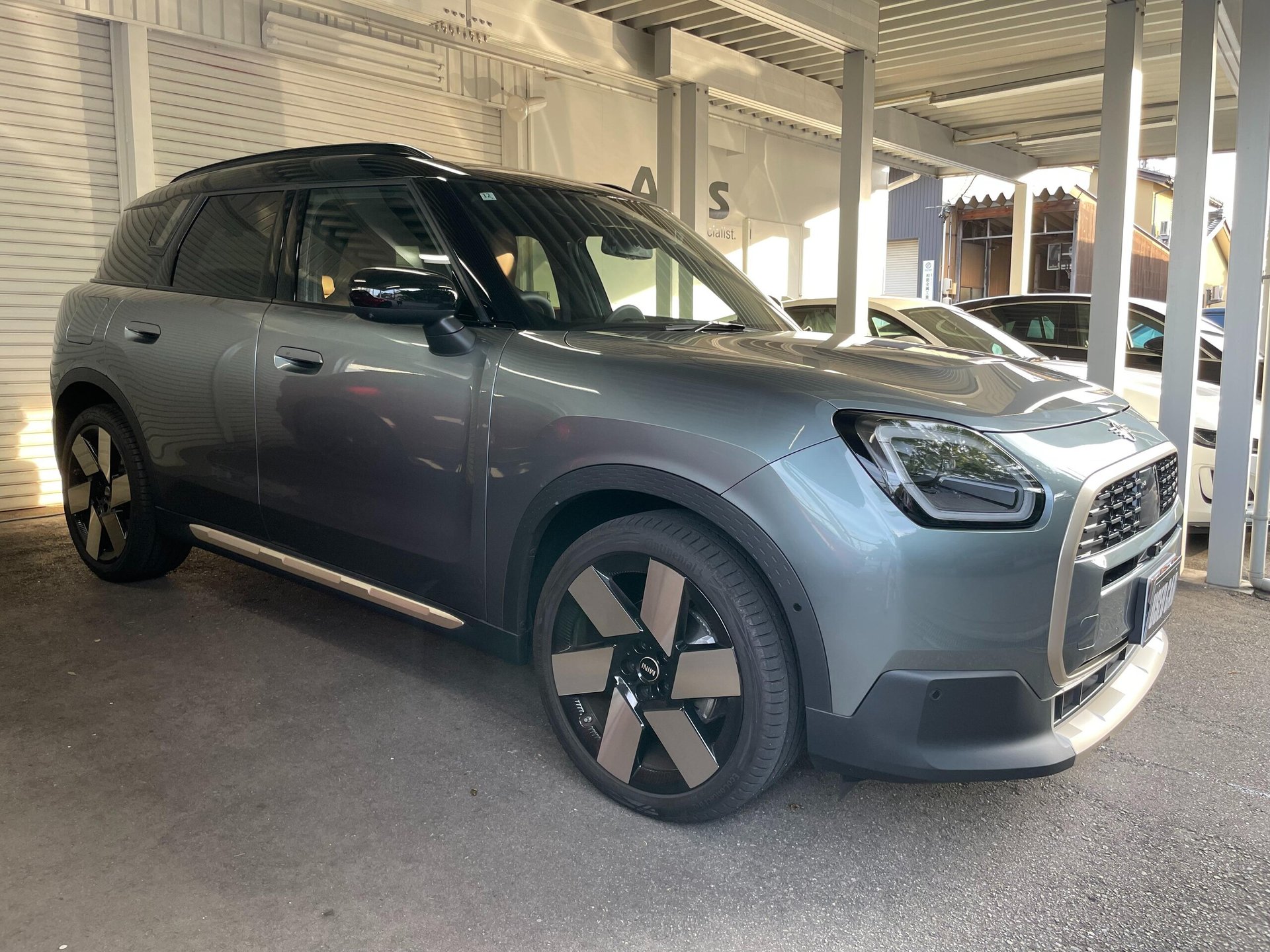 2024 MINI COOPER COUNTRYMAN photo 1