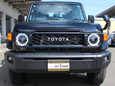 TOYOTA LAND CRUISER 70 - 8