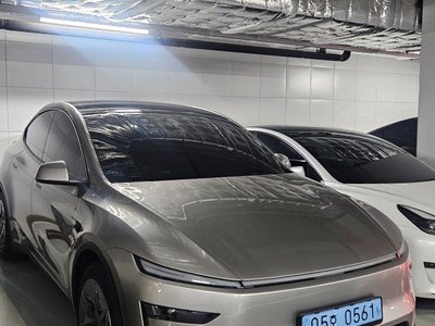 2026 Tesla MODEL Y — фото 2