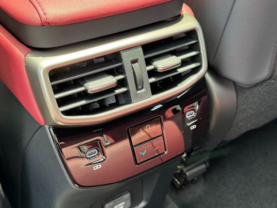 صورة مصغرة 69 لـ 2026 Lexus RX