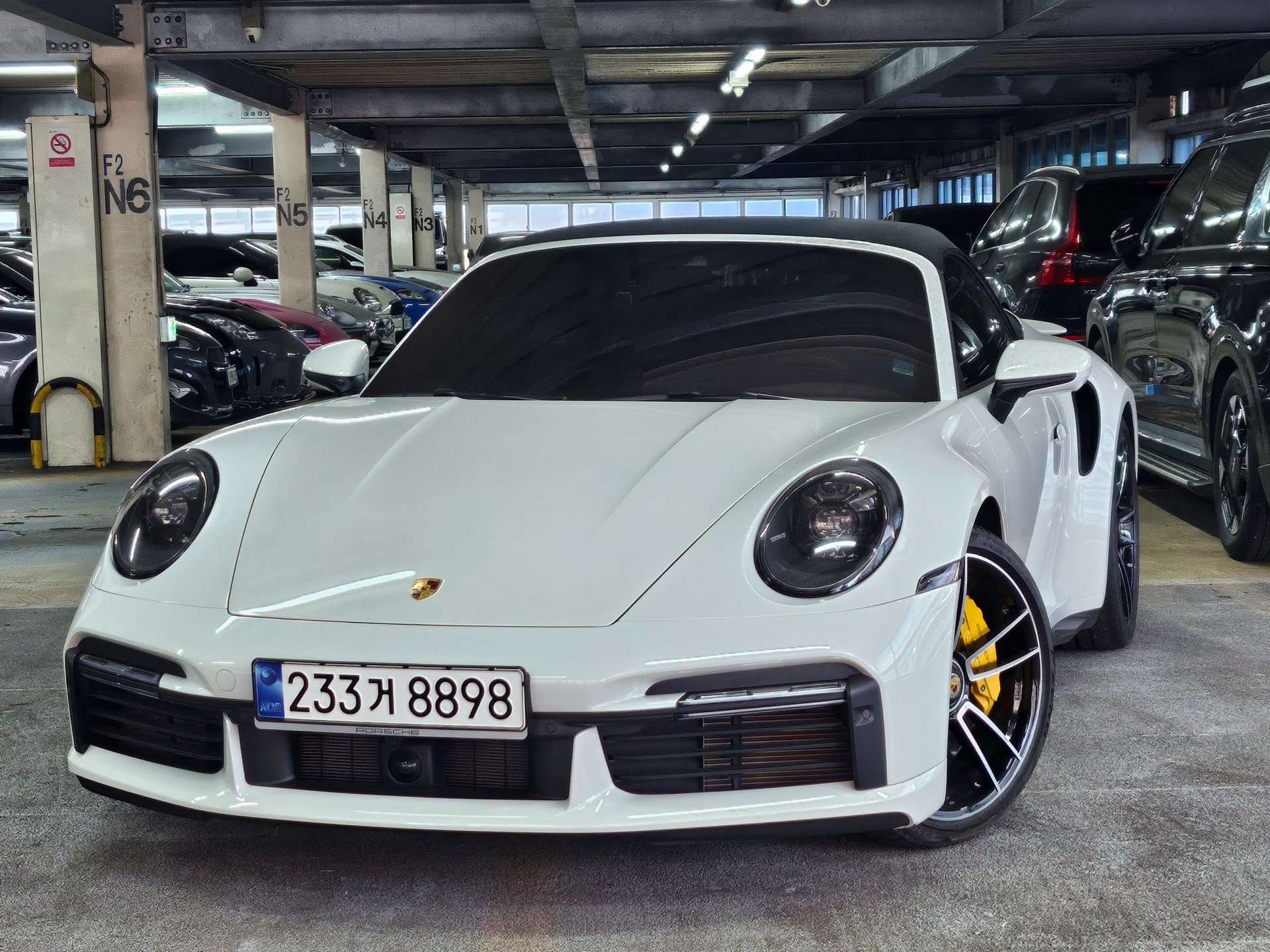 PORSCHE 911 - View 1