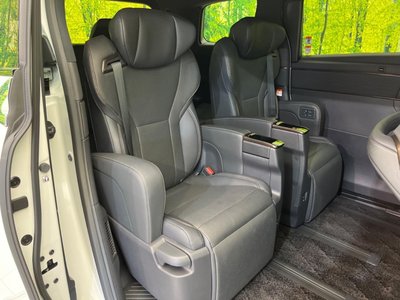 2023 Toyota ALPHARD — фото 9