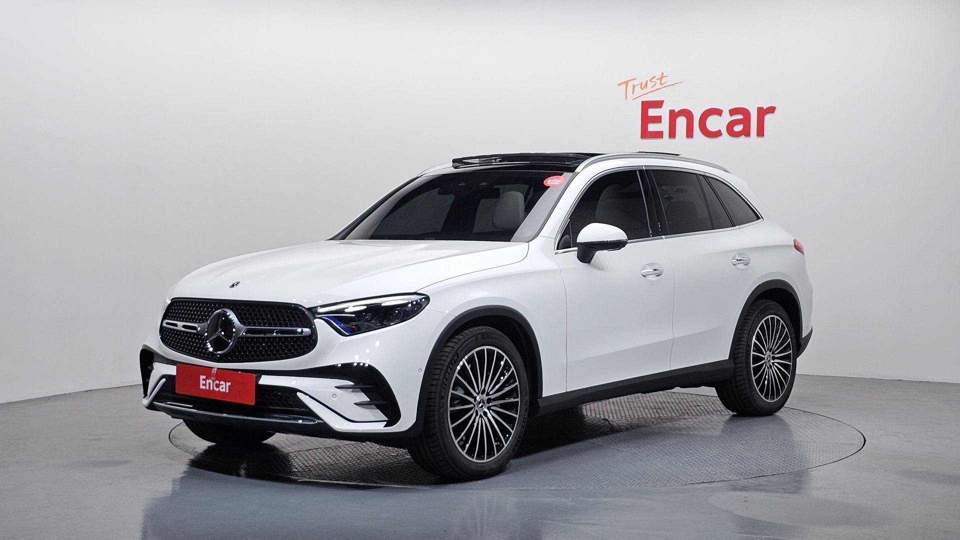 MERCEDES-BENZ GLC - View 1