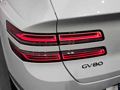 2023 Genesis GV80 — миниатюра 11