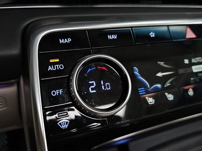 2023 Genesis GV80 — миниатюра 28