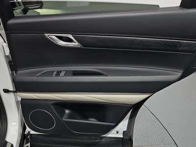 2023 Genesis GV80 — миниатюра 16