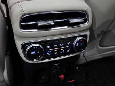 2023 Genesis GV80 — миниатюра 33