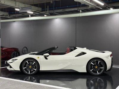 FERRARI SF90 - 4