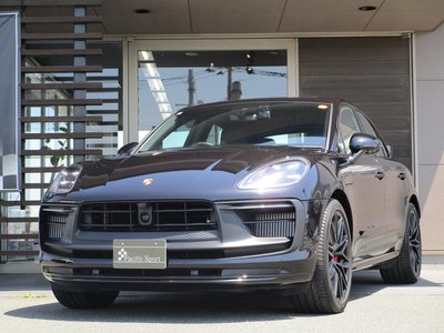 PORSCHE MACAN - 1